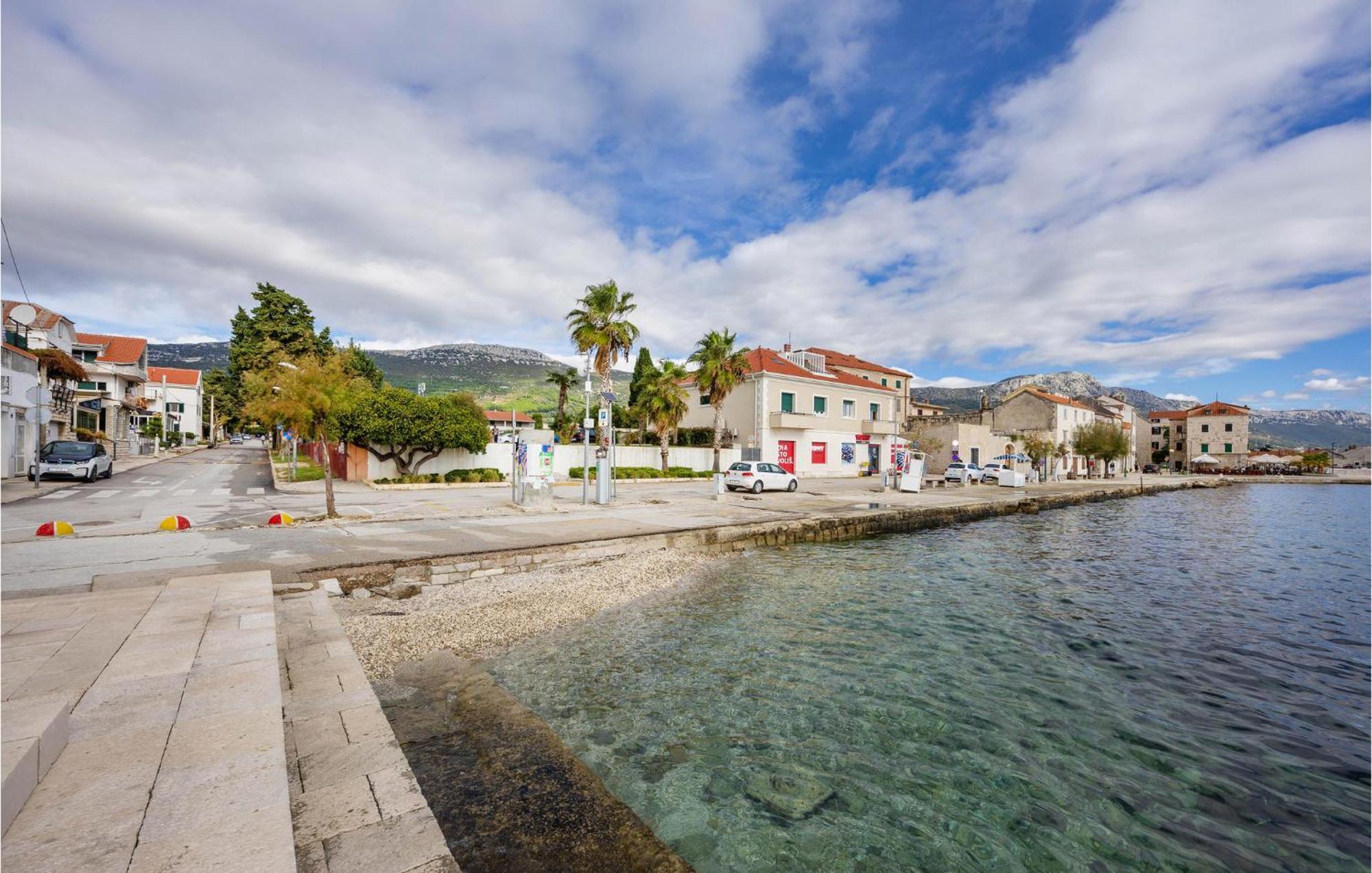 Stunning Apartment In Kastel Novi With Jacuzzi Kaštela エクステリア 写真