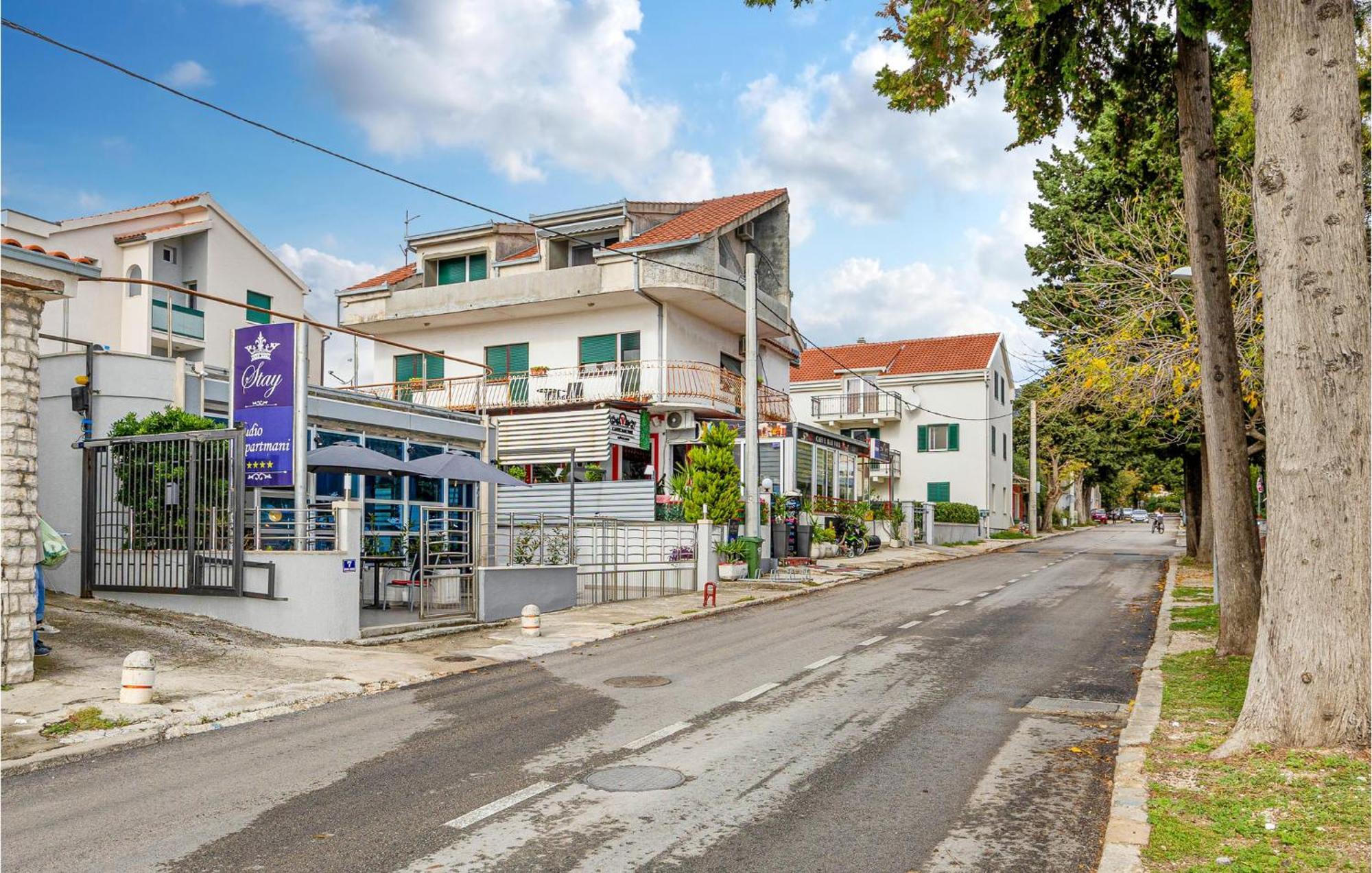 Stunning Apartment In Kastel Novi With Jacuzzi Kaštela エクステリア 写真